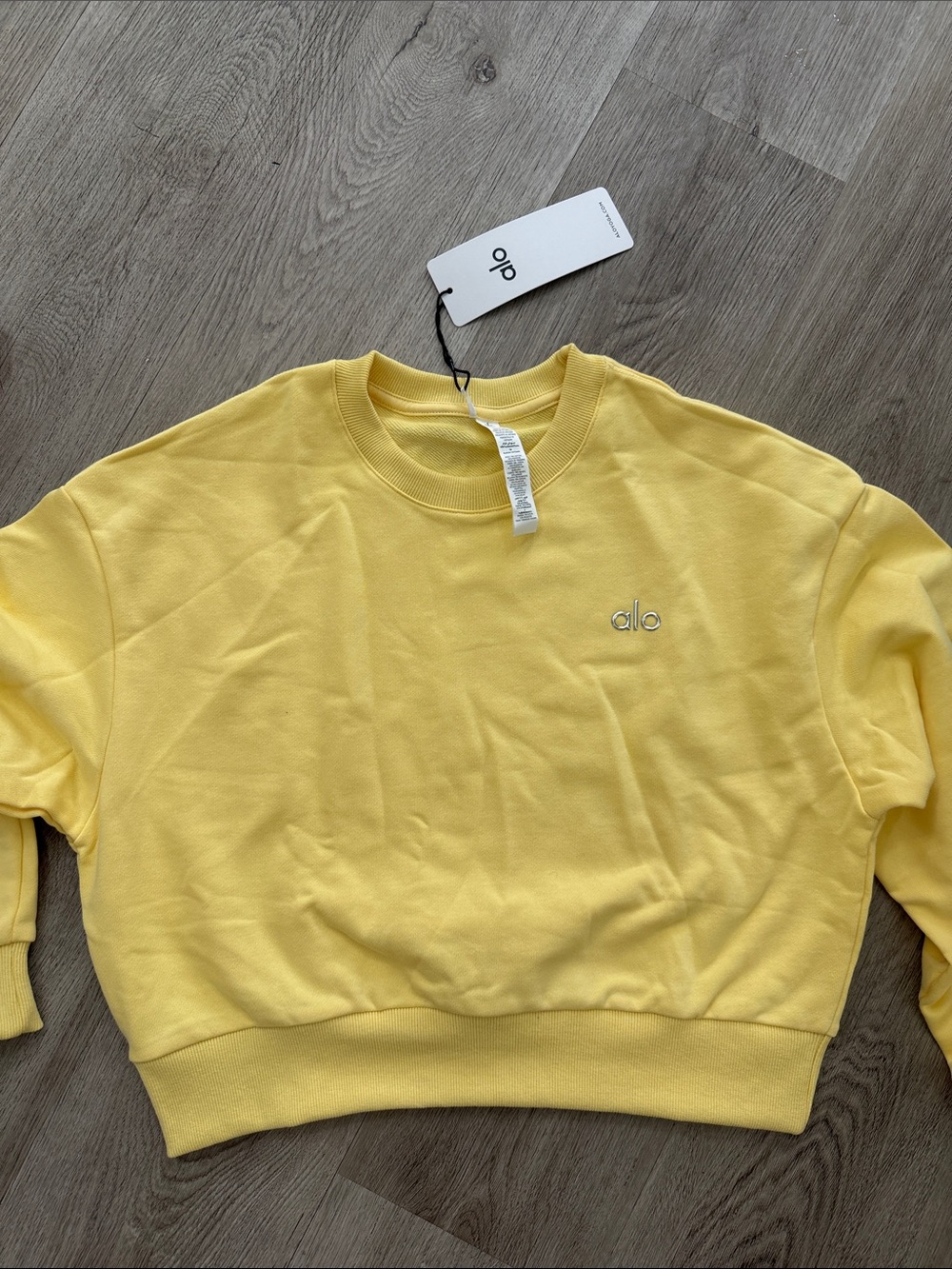ALO Yoga Women's Bright Yellow Crewneck Sweatshirt